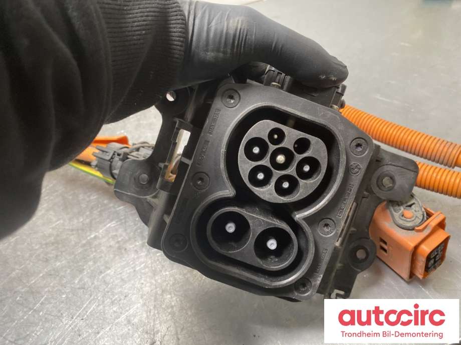 Batterilader inntak/luke til BMW i3 2013-2022  (9396544|61125A47889|)
