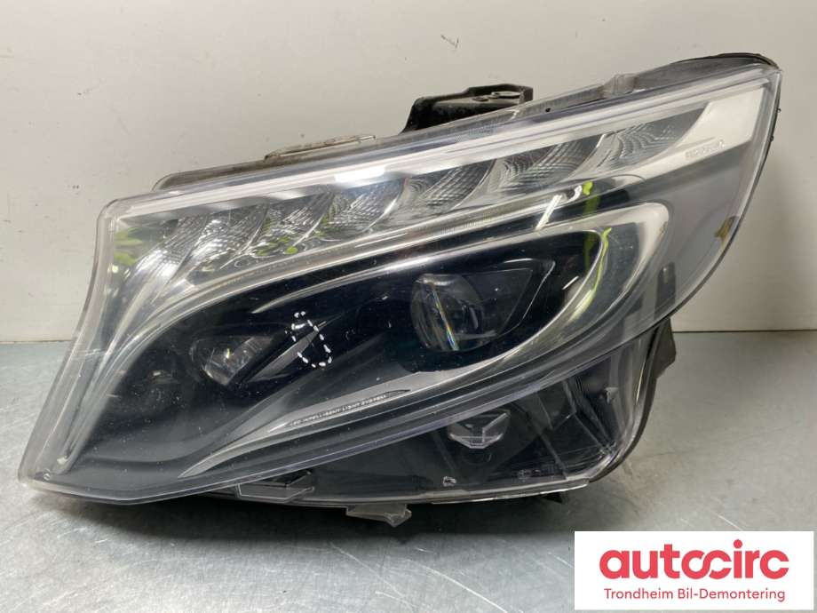 Frontlykt venstre full-LED til Mercedes Vito 2014-->> (W447) (W447) (REDUSERT PRIS!|A4479065200|A4479062301|)