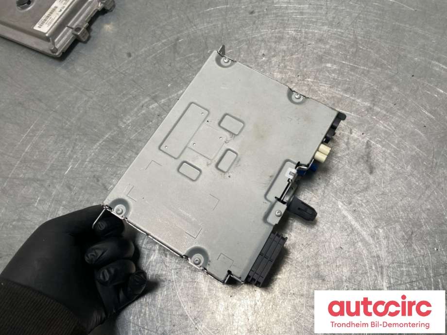 Bilstereo navigasjon til Peugeot e-2008 2019-->>  (9835408980|1674206580|1690334280)