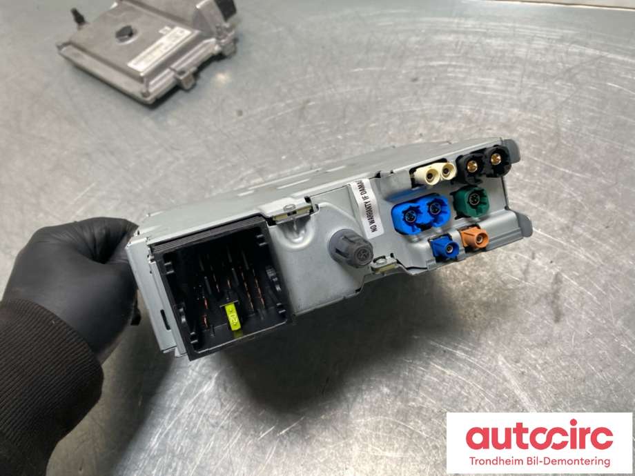 Bilstereo navigasjon til Peugeot e-2008 2019-->>  (9835408980|1674206580|1690334280)