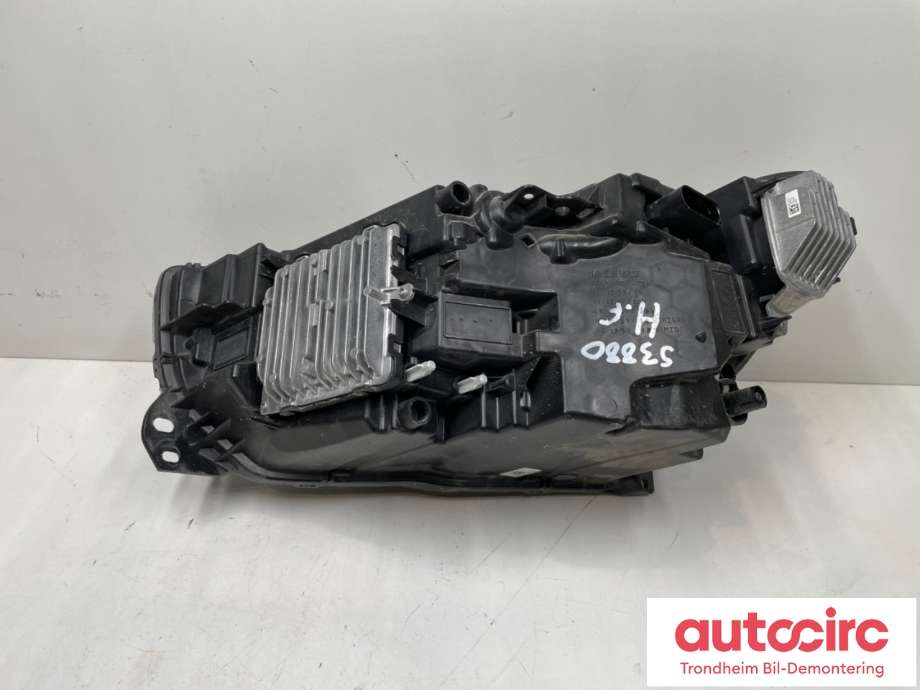 Frontlykt høyre full-LED til Volvo XC40 2018-2024  (31655983|)
