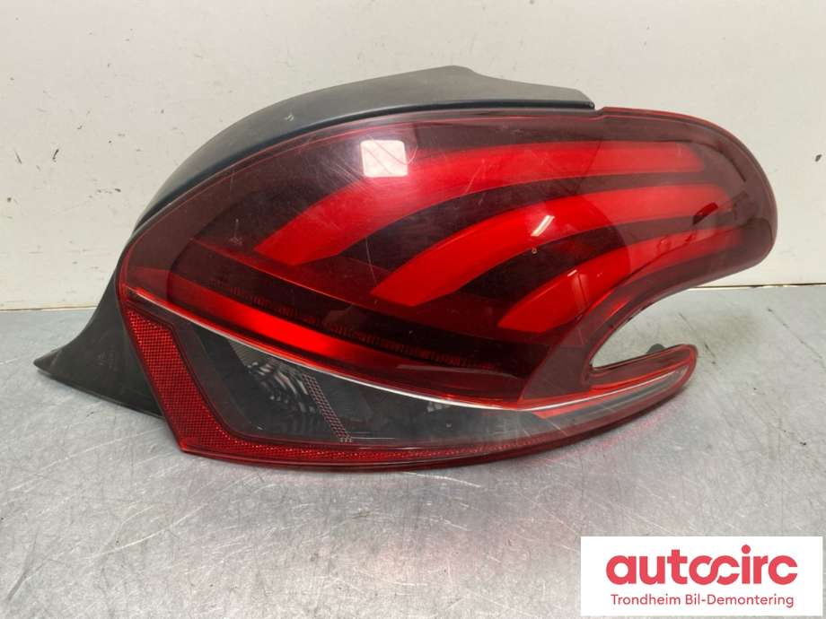 Baklykt høyre til Peugeot 208, 2012-2019 (Type I)  (9825601180)