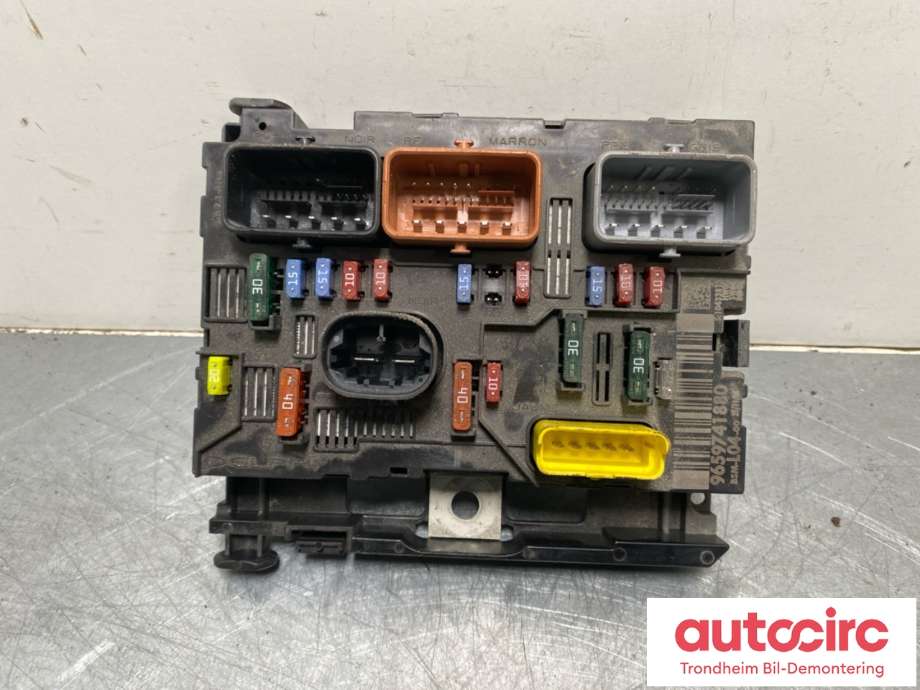 Sikringsboks motorrom til Peugeot 207 2006-2012 (6500 FH|9664055580|)