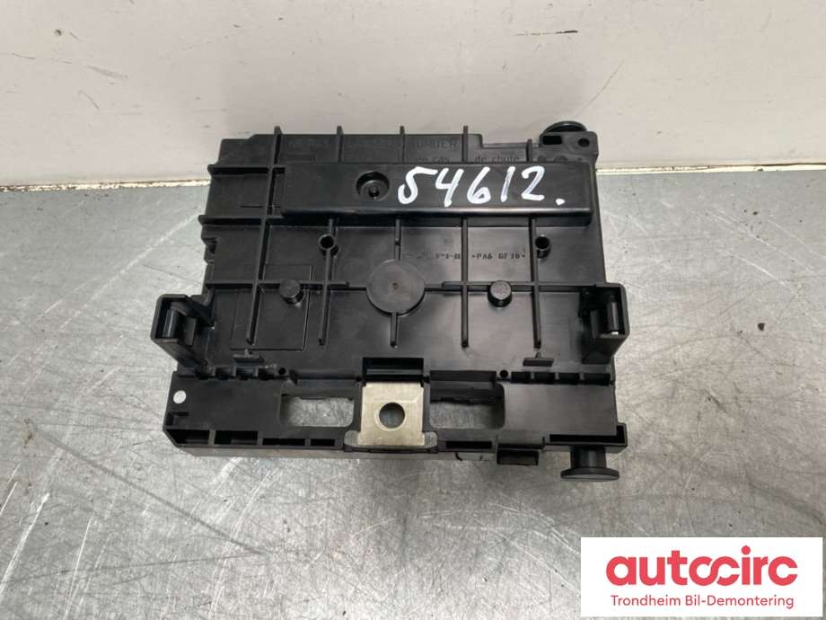 Sikringsboks motorrom til Peugeot 207 2006-2012 (6500 FH|9664055580|)