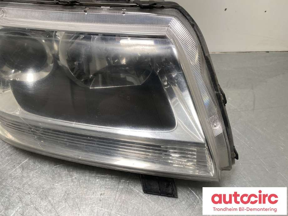 Frontlykt høyre xenon til Suzuki Grand Vitara 2005-2015 (Type III)  (3512065JB1|)
