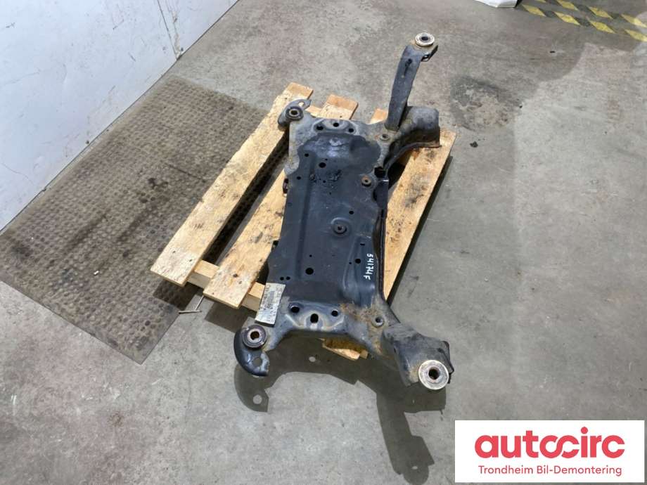 Travers foran hoved til Ford Focus 2014-2018 (Type III, Fase 2)  (2207173|2207176|AV61-5019-CM)