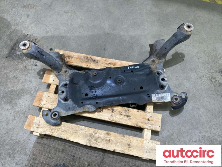 Travers foran hoved til Ford Focus 2014-2018 (Type III, Fase 2)  (2207173|2207176|AV61-5019-CM)
