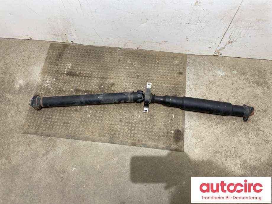 Mellomaksel til BMW X3 2010-2017 (F25) (F25) (26 10 7 589 802|)