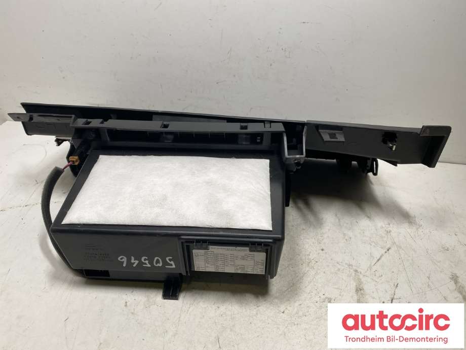 Hanskerom til Toyota bZ4X 2022-->>  (68500 5MP0B|)