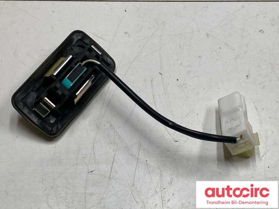 Bryter baklukeåpner til Hyundai i40 2012-2017 (812603K001|)