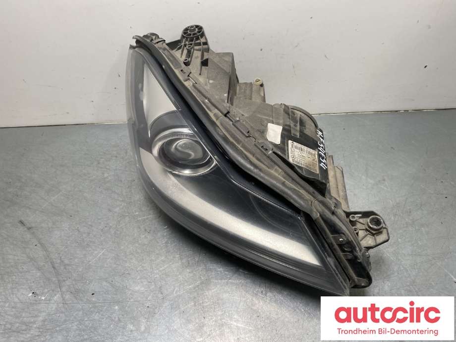 Frontlykt høyre xenon til Mercedes C-Klasse 2007-2011 (Fase 1) (W204) (W204) (A2048203639|)