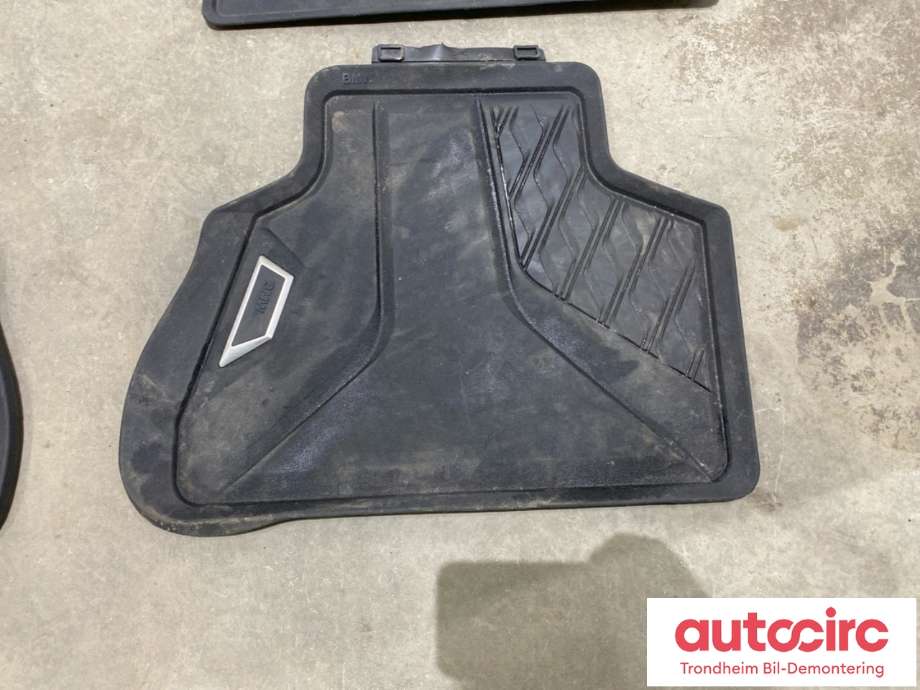 Gulvmatte sett til BMW X5 2018-->> (G05) (G05) (51 47 2 458 551|51 47 2 458 552|)