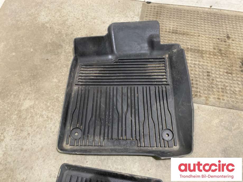 Gulvmatte sett til BMW X5 2018-->> (G05) (G05) (IKKE ORIGINALE|51 47 2 458 551|51 47 2 458 552|)