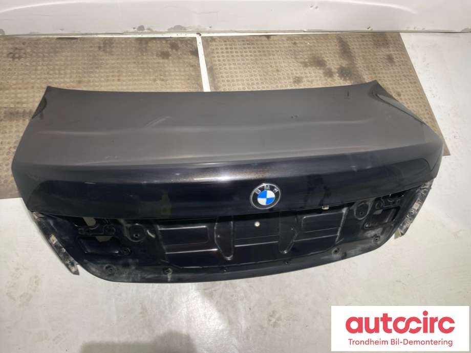 Bakluke sedan til BMW 7-Serie, 2009-2015 (F01/F02/F03/F04) (F01/F02/F03/F04) (41 62 7 172 332)