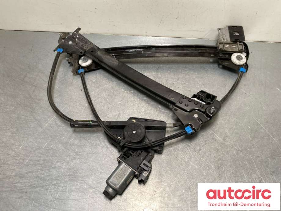 Ruteheis høyre foran til Tesla Model S 2013-2016 (Fase 1)  (6006651-00-K|6006651-00-L|6006651-99-K)