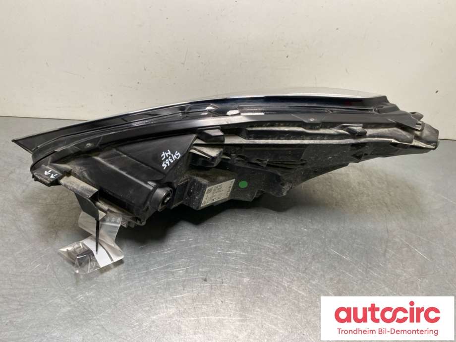 Frontlykt høyre full-LED til Tesla Model Y 2021-2024 (Type I)  (1514953-10-D|1987099-S0-A|1514953-09-D| 1514953-10-E)