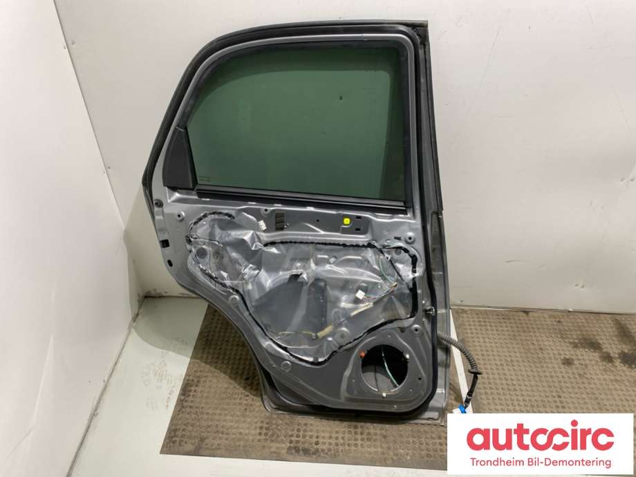 Dør venstre bak til Suzuki SX4 2009-2013 (Type I, Fase 2)  (68004-79J00|)