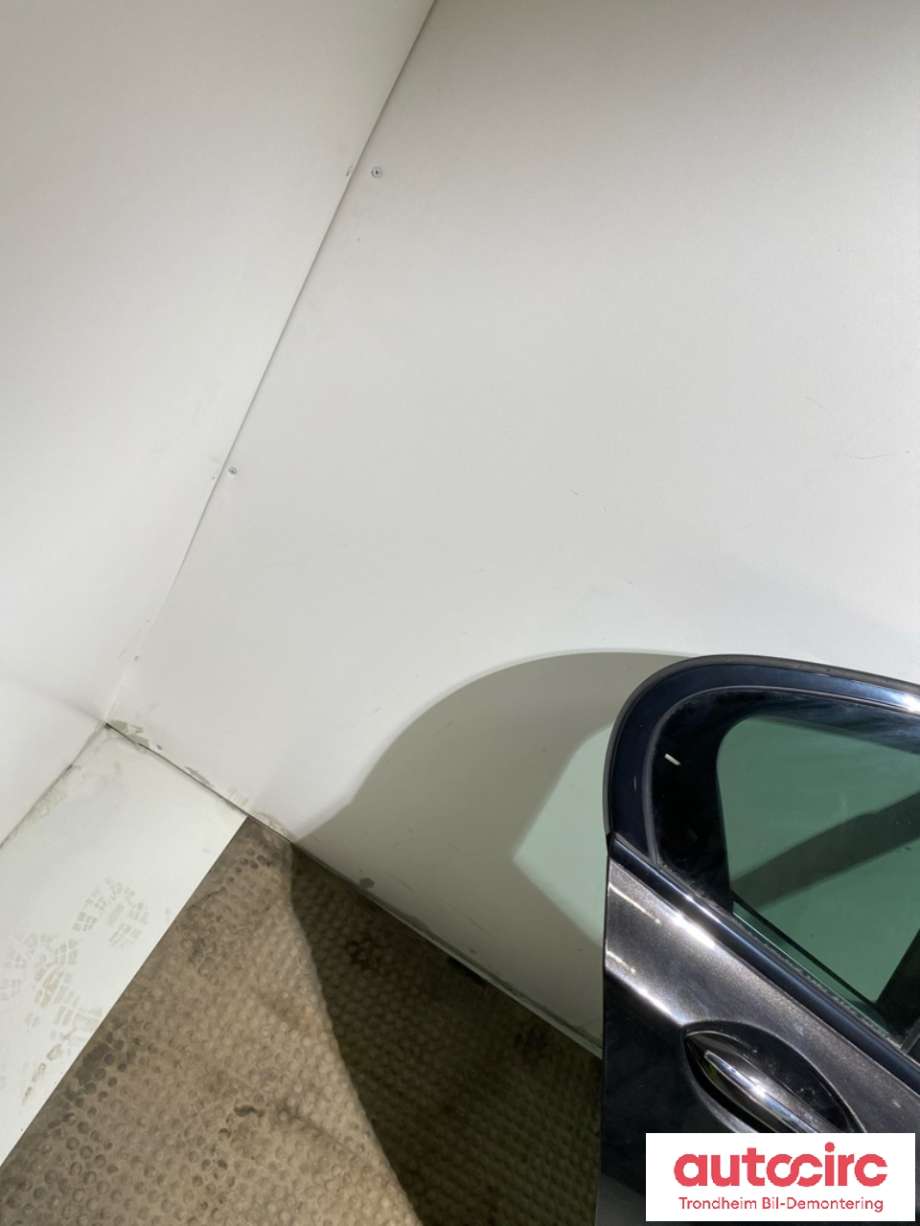 Dør høyre bak til BMW 7-Serie, 2009-2015 (F01/F02/F03/F04) (F01/F02/F03/F04) (41 52 5 A2A 392)
