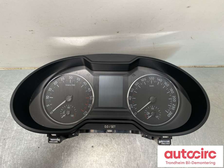 Instrumentpanel til Škoda Octavia 2013-2016 (Type III, Fase 1) (5E0 920 781|)