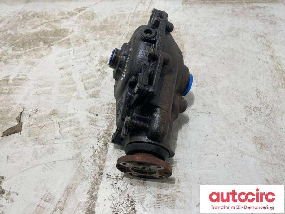 Kardang klokke foran til BMW X3, 2007-2010 (Fase 2) (E83) (E83) (31 50 7 606 203)