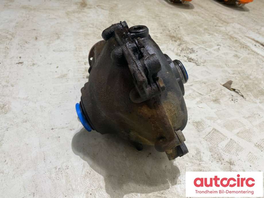 Kardang klokke foran til BMW X3 2007-2010 (Fase 2) (E83) (E83) (31 50 7 606 203|)