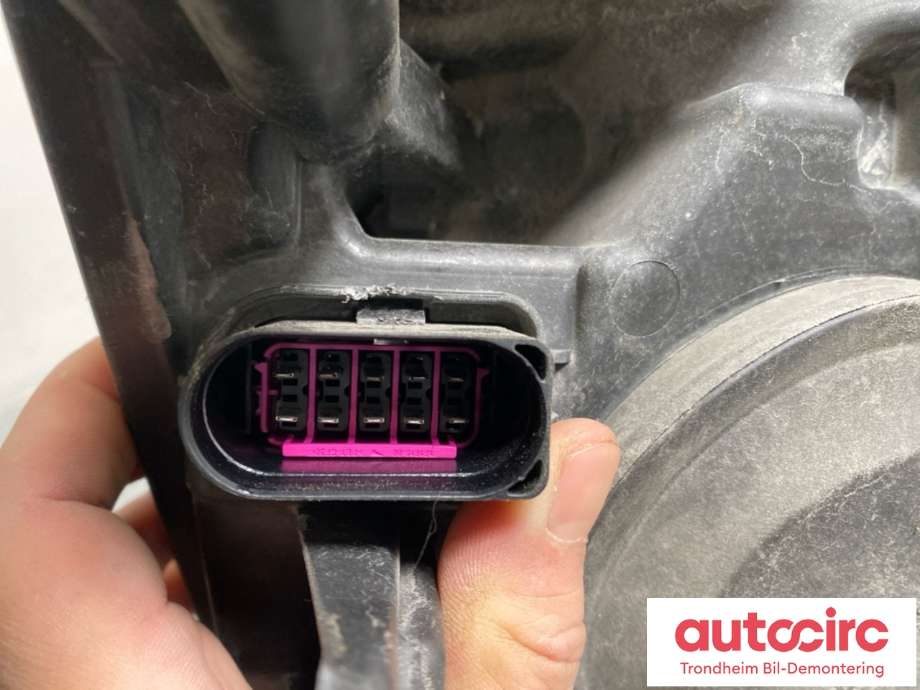 Frontlykt venstre xenon til Ford Kuga 2008-2012 (Type I)  (8V41-13D155-AF|1590743|8V41-13006-AE)