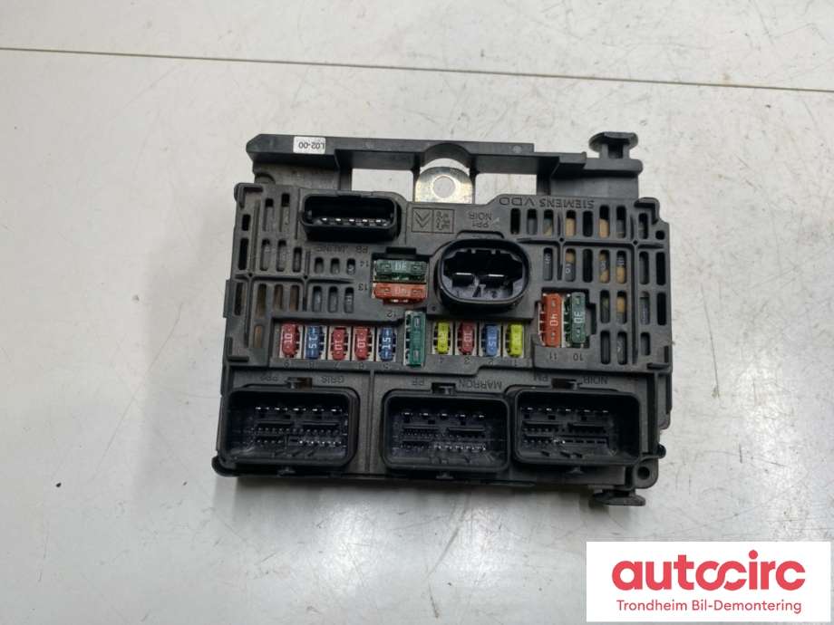 Sikringsboks motorrom til Peugeot 407, 2004-2010  (SIEMENS VDO|6500 CG)