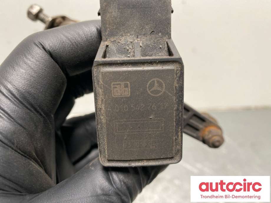 Sensor nivå, venstre foran til Mercedes S-Klasse 1999-2005 (W220) (W220) (A0105427617|)