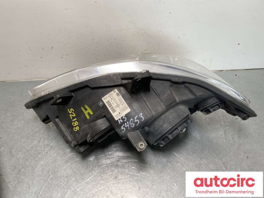 Frontlykt høyre xenon til Mercedes Vito/Viano 2010-2014 (Fase 2) (W639) (W639) (HELLA|A6398202961|)