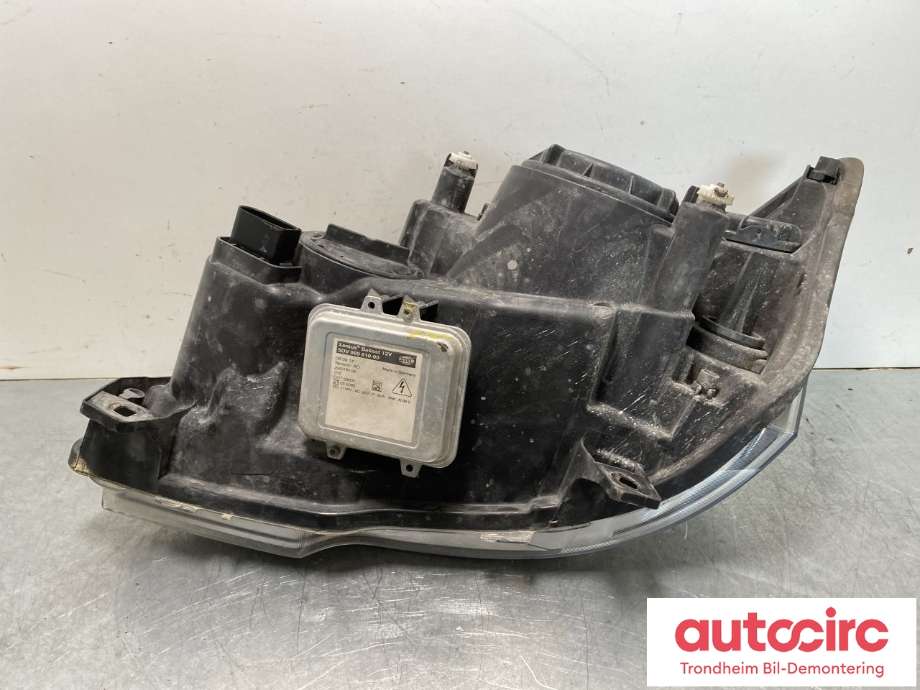 Frontlykt høyre xenon til Mercedes Vito/Viano 2010-2014 (Fase 2) (W639) (W639) (HELLA|A6398202961|)