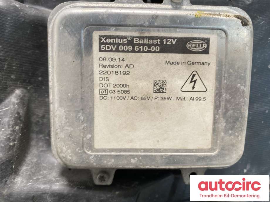 Frontlykt høyre xenon til Mercedes Vito/Viano 2010-2014 (Fase 2) (W639) (W639) (HELLA|A6398202961|)