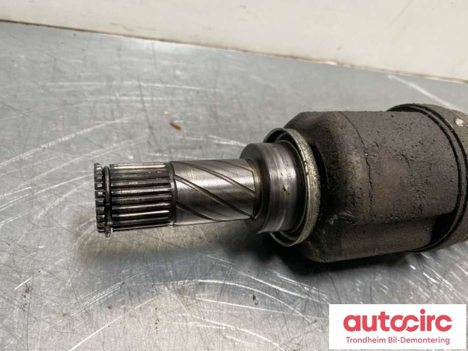 Drivaksel venstre foran, diesel/manuell til Renault Megane 2009-2016 Type III (8200725499|)