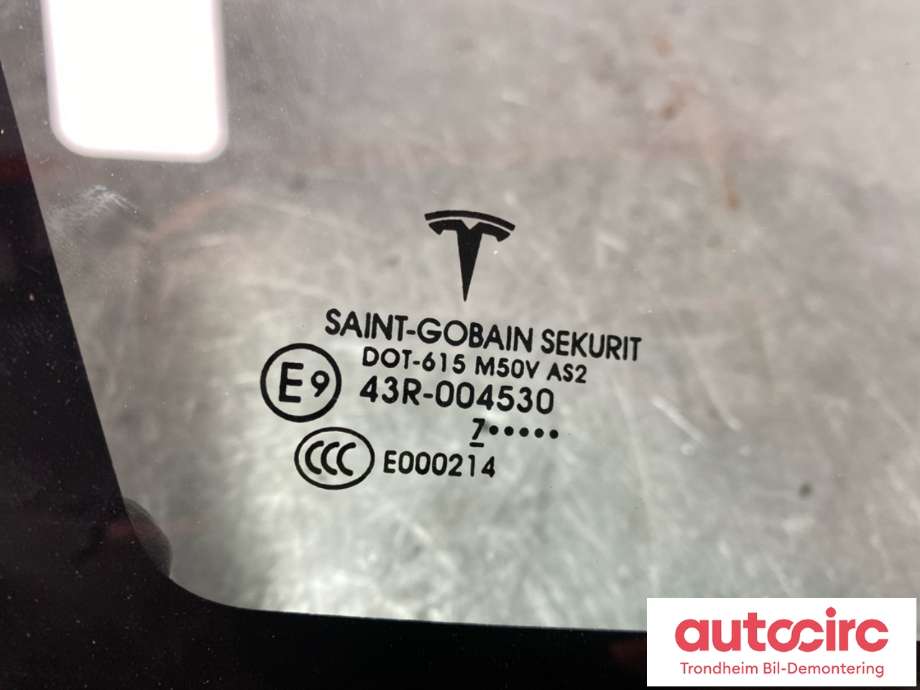 Siderute høyre foran til Tesla Model X 2016-->>  (1043896-00-K|)