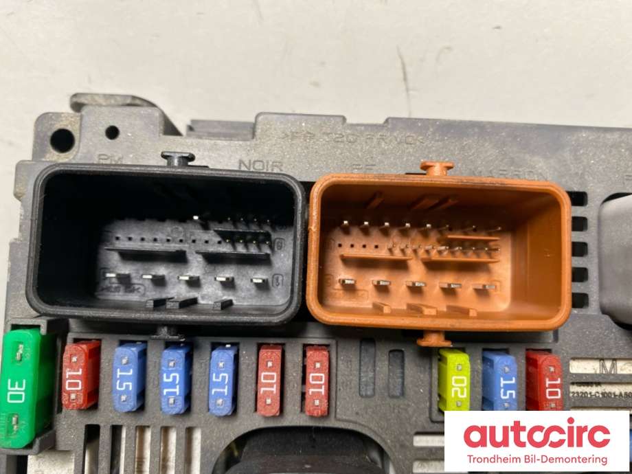 Sikringsboks motorrom til Peugeot 3008 2009-2016 (Type I) (9807028580|)