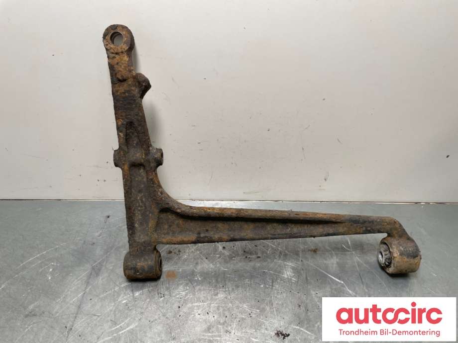 Bærebru venstre foran nedre til VW Transporter / Caravelle 1990-2003 (T4) (T4) (701407151A|)