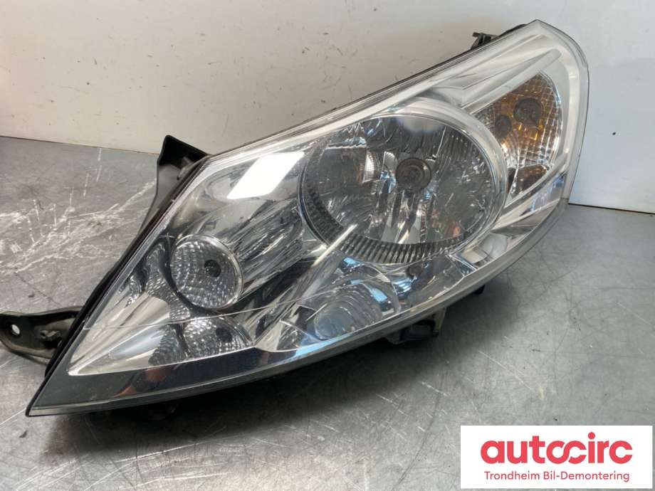 Frontlykt venstre halogen til Toyota Proace, 2013-2016 (Type I)  (SU001A1268)