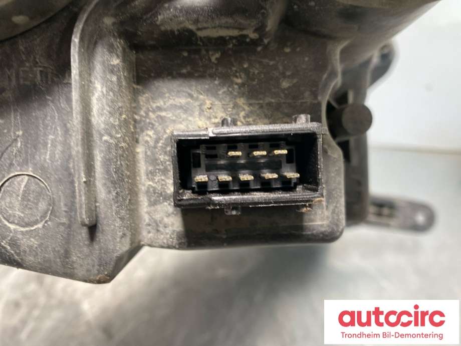 Frontlykt venstre halogen til Toyota Proace 2013-2016 (Type I)  (SU001A1268|)