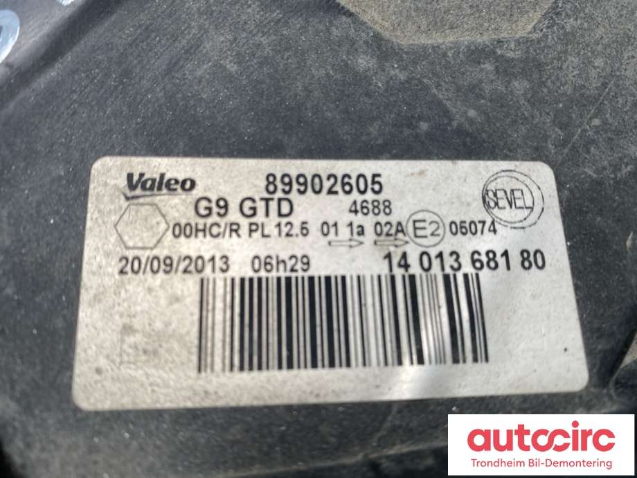 Frontlykt venstre halogen til Toyota Proace 2013-2016 (Type I)  (SU001A1268|)