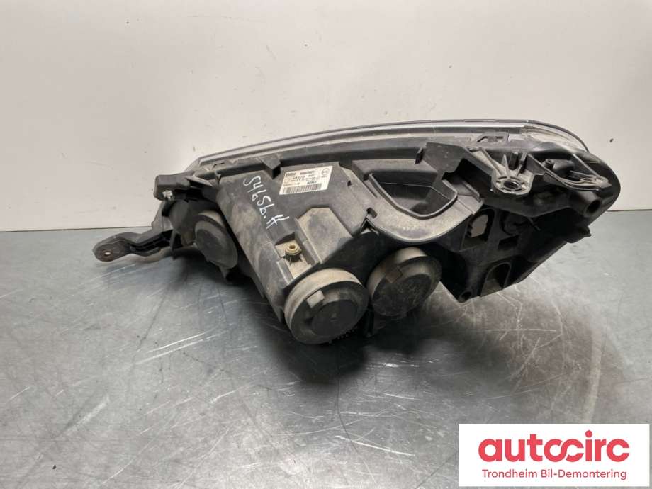 Frontlykt høyre halogen til Toyota Proace 2013-2016 (Type I)  (SU001A1266|)