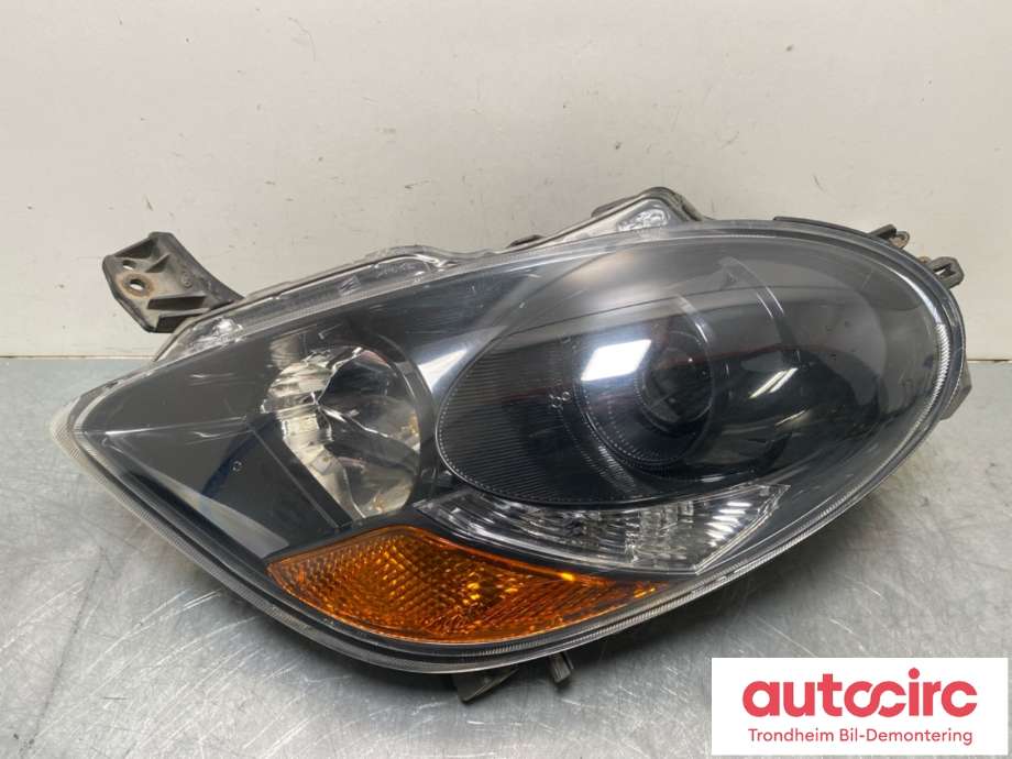 Frontlykt høyre halogen til Mitsubishi i-MiEV 2010-->> (8301B310|)
