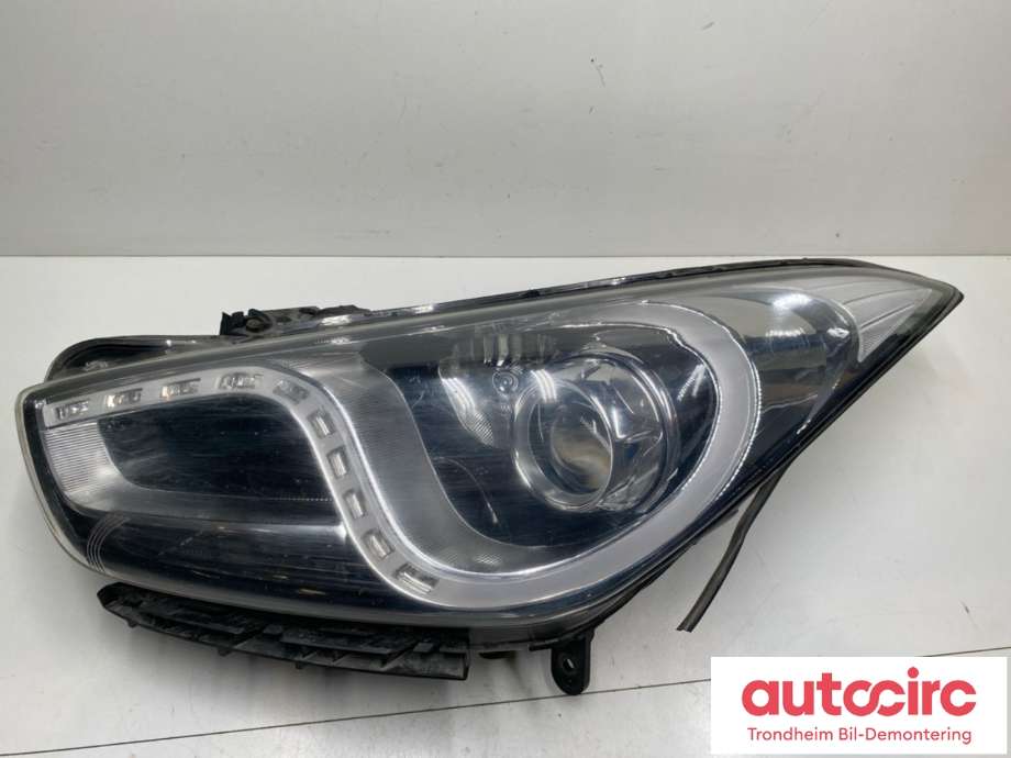 Frontlykt venstre xenon til Hyundai i40, 2012-2017  (92101-3Z030)