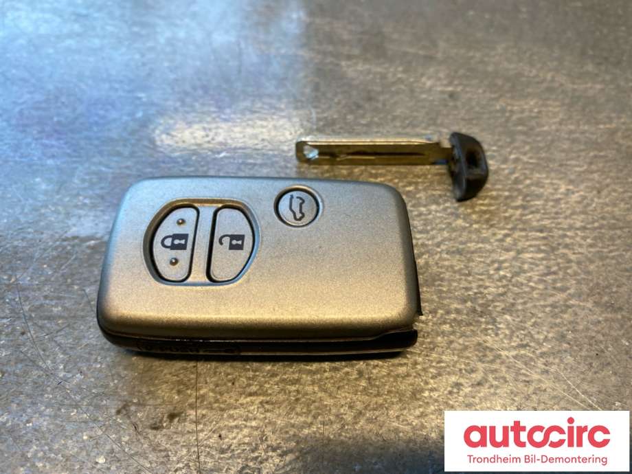 Nøkkel til Toyota Land Cruiser 150 2010-2013 (Fase 1)  (8990460540|8990460542|)
