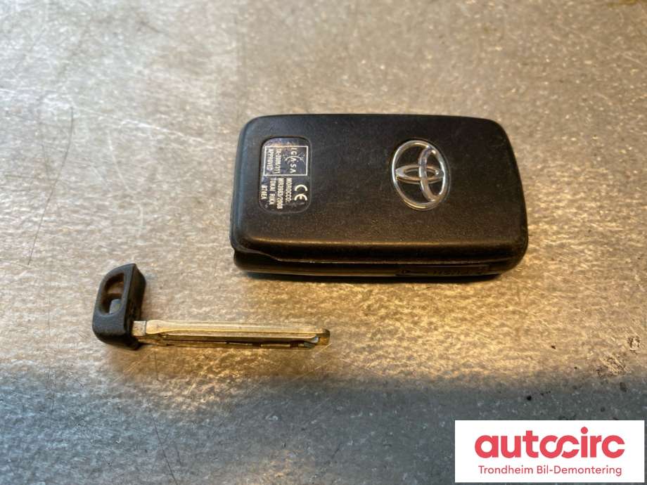 Nøkkel til Toyota Prius, 2009-2016 (Type III) (COMBI) (COMBI) (8990447180)