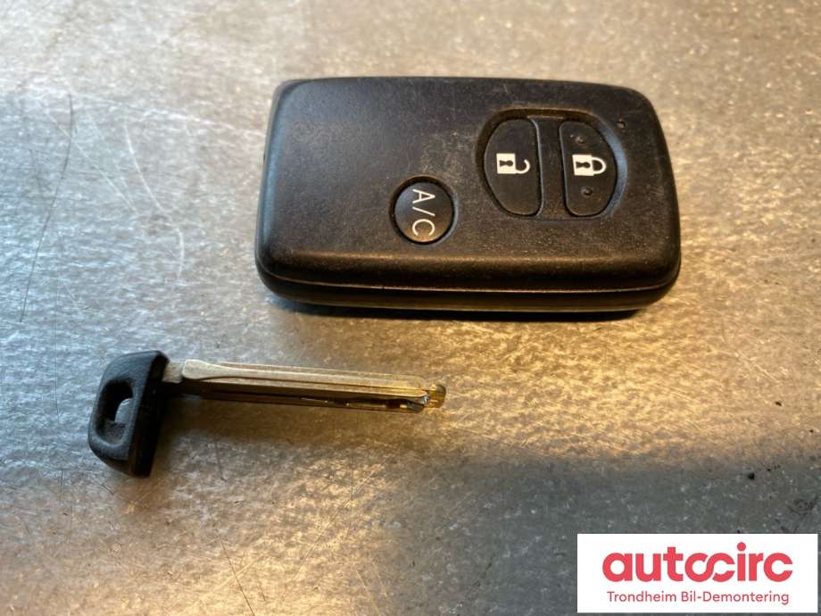 Nøkkel til Toyota Prius 2009-2016 (Type III) (COMBI) (COMBI) (8990447180|)