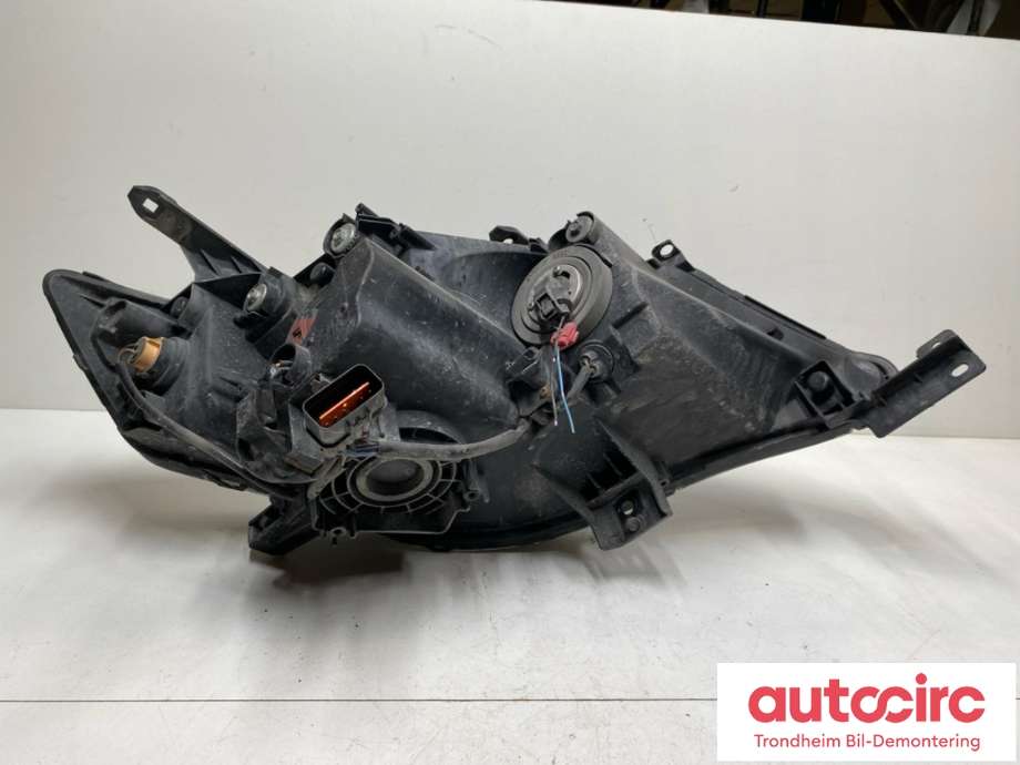 Frontlykt venstre halogen til Mitsubishi Outlander 2007-2010 (Type II, Fase 1)  (8301A159|)