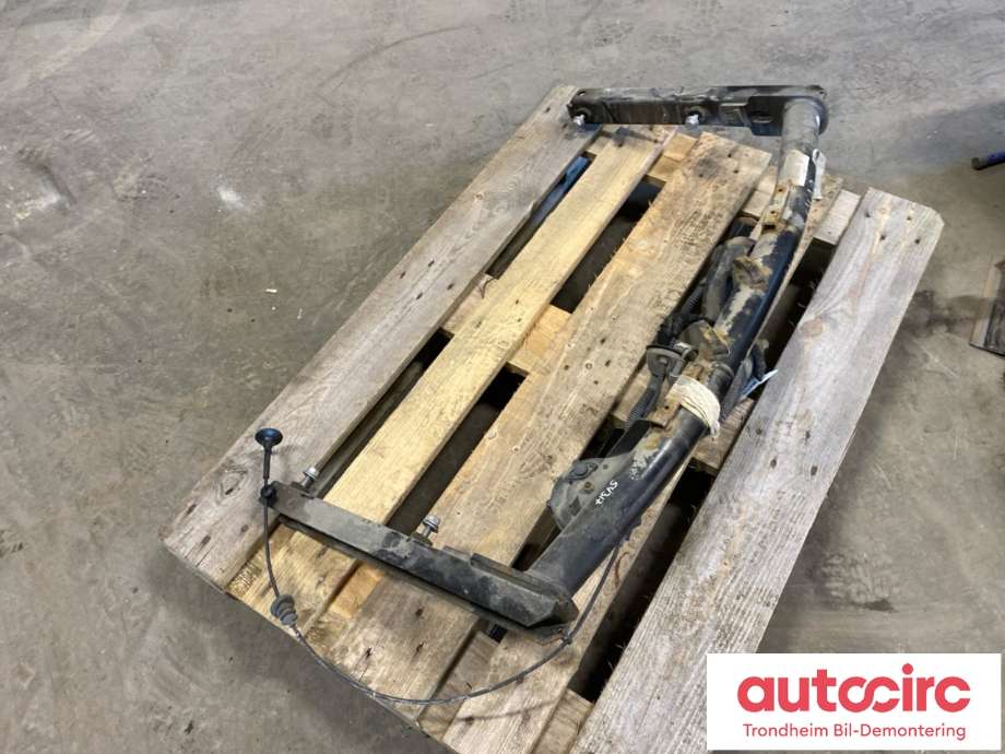Hengerfeste til Audi A6, Allroad 2015-2019 (Type III, Fase 2) (C7) (C7) (4G0 800 491 AA|)