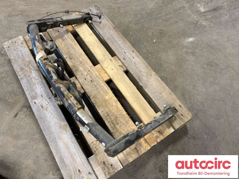 Hengerfeste til Audi A6, Allroad 2015-2019 (Type III, Fase 2) (C7) (C7) (4G0 800 491 AA|)