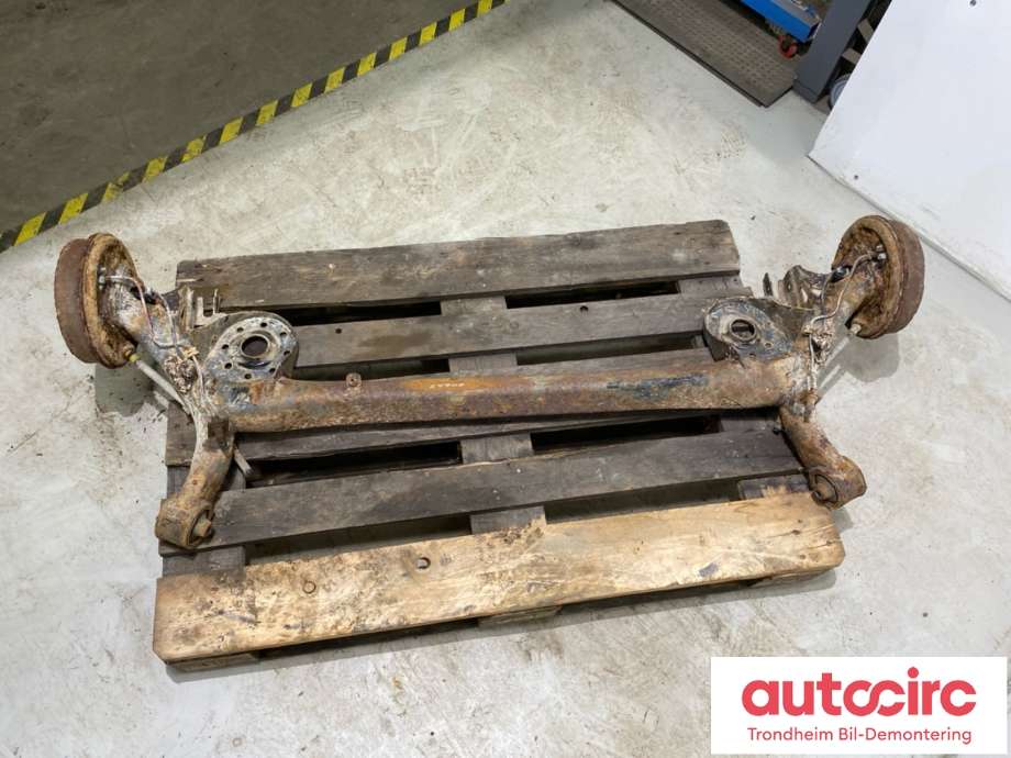 Bakstilling til Toyota Yaris 2006-2009 (Type II, Fase 1) (42110-0D140|42110-0D141|)