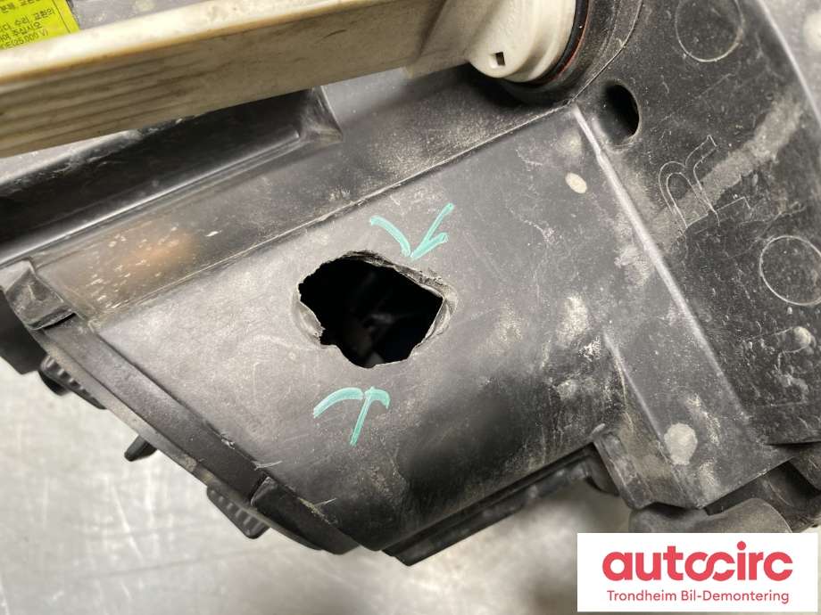 Frontlykt høyre xenon til Hyundai i40 2012-2017 (REDUSERT PRIS|92104 3Z330|)