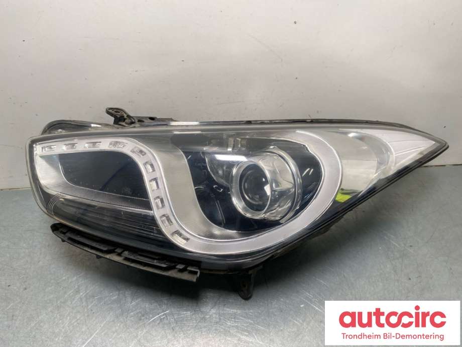 Frontlykt venstre xenon til Hyundai i40 2012-2017 (92103 3Z330|)